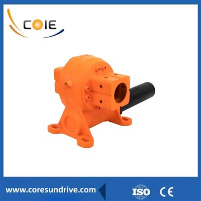 Horizontalios vienos ašies pasukamos pavaros variklis